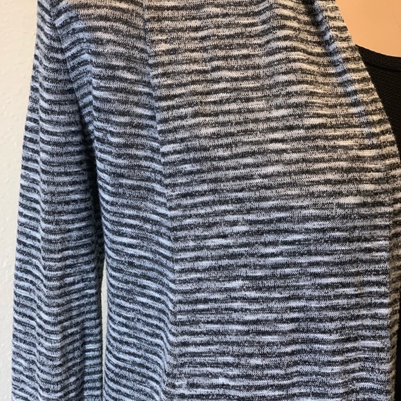 Women’s Cardigan - Picture 5 of 6